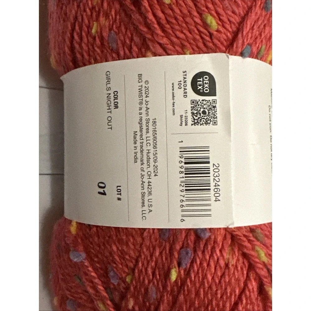Big Twist Yarn Totally Tweed Girls Night Out 5.29 oz #4 Acrylic Blend 1‎ Skien